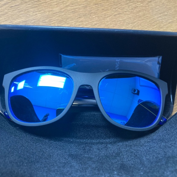 Armani Exchange Sunglasses - Picture 3 of 4